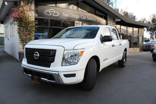 Glacier White 2023 Nissan Titan SV