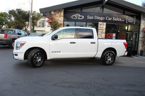 Glacier White 2023 Nissan Titan SV
