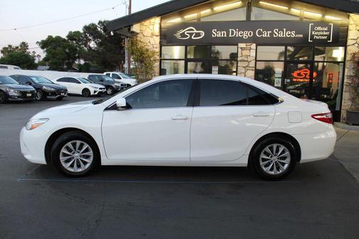 Super White 2017 Toyota Camry LE