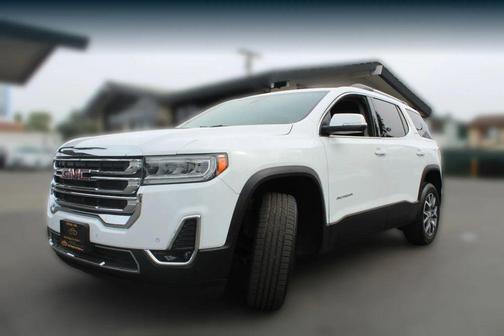 2023 GMC Acadia AWD SLT