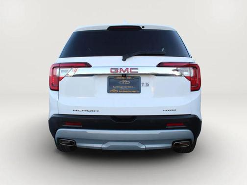 2023 GMC Acadia AWD SLT