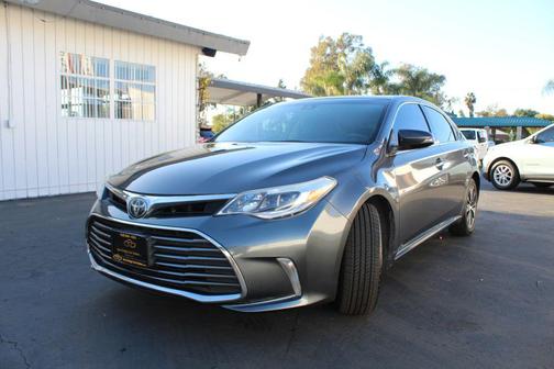 Midnight Black Metallic 2017 Toyota Avalon XLE Premium