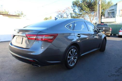 Midnight Black Metallic 2017 Toyota Avalon XLE Premium