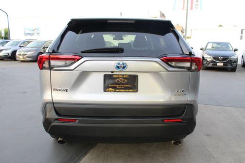 Silver Sky Metallic 2021 Toyota RAV4 Hybrid XLE