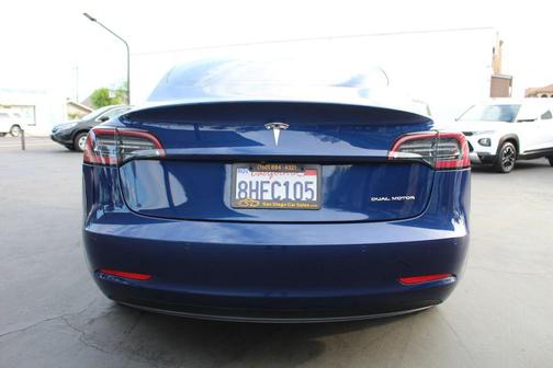 Deep Blue Metallic 2018 Tesla Model 3 Long Range