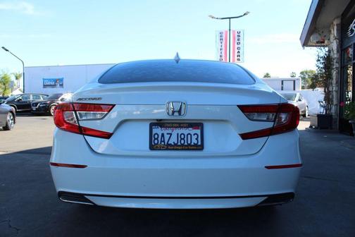 Platinum White Pearl 2018 Honda Accord LX