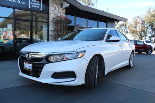 Platinum White Pearl 2018 Honda Accord LX