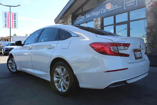 Platinum White Pearl 2018 Honda Accord LX