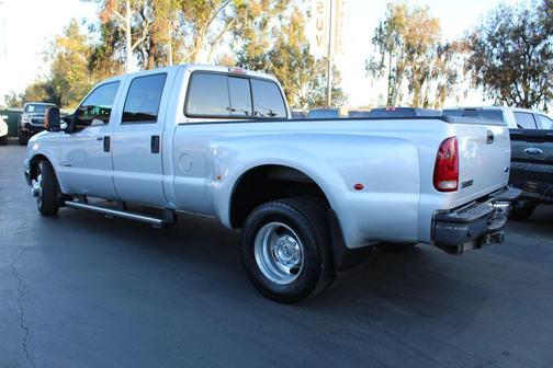 Gray 2005 Ford F-350 Lariat