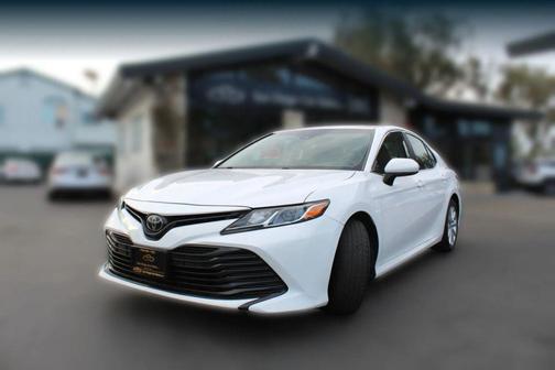 2018 Toyota Camry LE