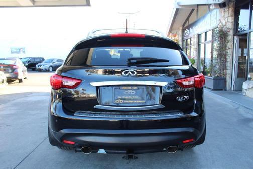 2017 INFINITI QX70 Base