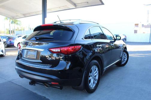 2017 INFINITI QX70 Base