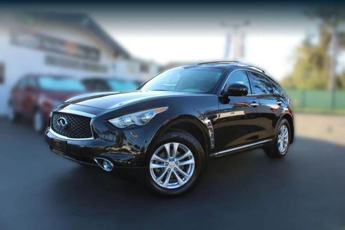 Black 2017 INFINITI QX70 Base
