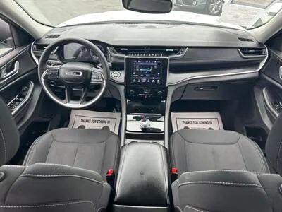 2023 Jeep Grand Cherokee L Laredo