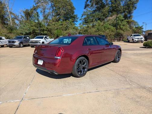 2022 Chrysler 300 Touring