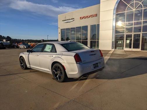 2023 Chrysler 300 S