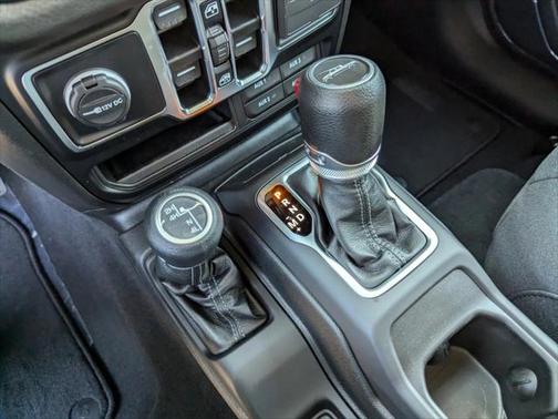 2024 Jeep Gladiator Sport S