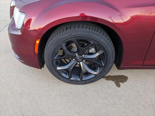 2023 Chrysler 300 Touring