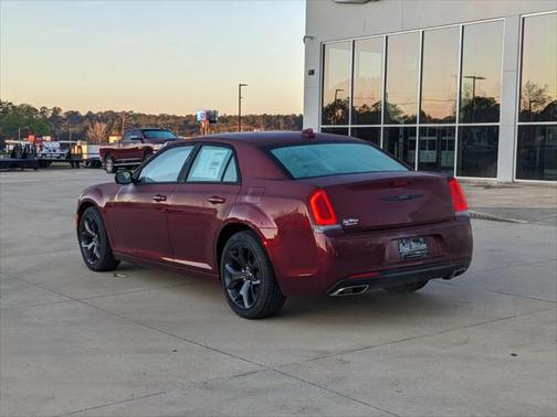 2023 Chrysler 300 Touring