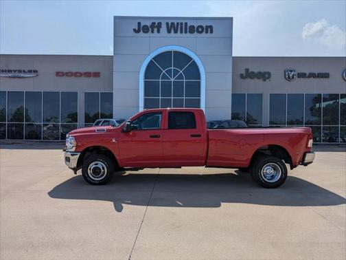 2024 RAM 3500 Tradesman Crew Cab 4x4 8' Box