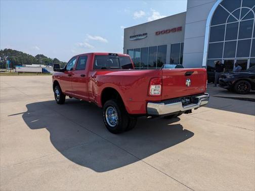 2024 RAM 3500 Tradesman Crew Cab 4x4 8' Box