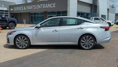2023 Nissan Altima 2.5 SL