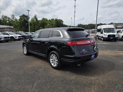 2015 Lincoln MKT Livery