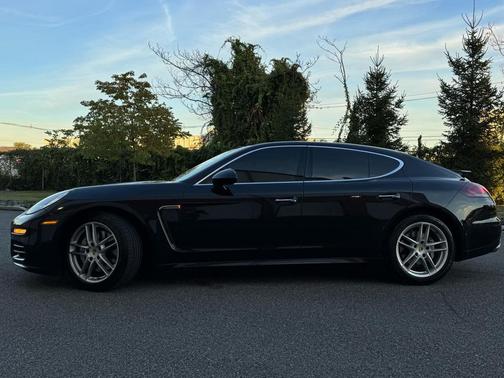 Jet Black Metallic 2015 Porsche Panamera 4S