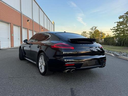 Jet Black Metallic 2015 Porsche Panamera 4S