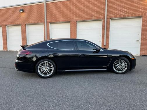 Jet Black Metallic 2015 Porsche Panamera 4S