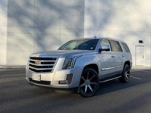 Radiant Silver Metallic 2016 Cadillac Escalade Luxury