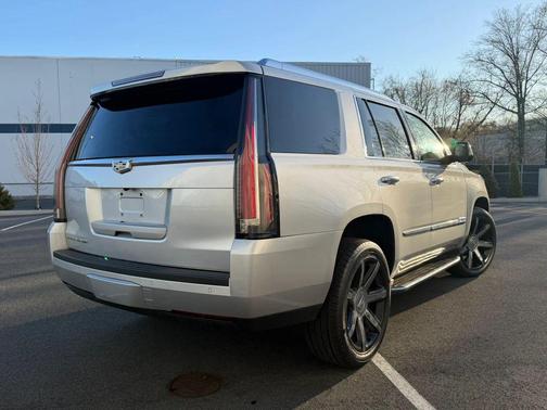 Radiant Silver Metallic 2016 Cadillac Escalade Luxury