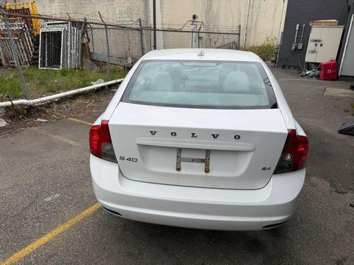 Ice White 2010 Volvo S40 2.4i