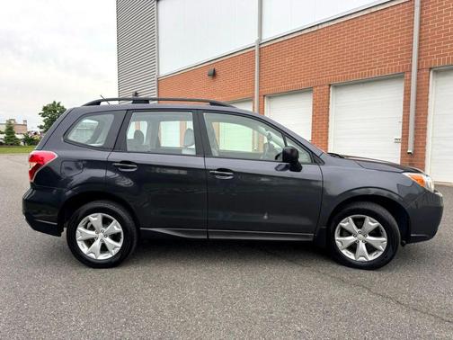 Dark Gray Metallic 2015 Subaru Forester 2.5i