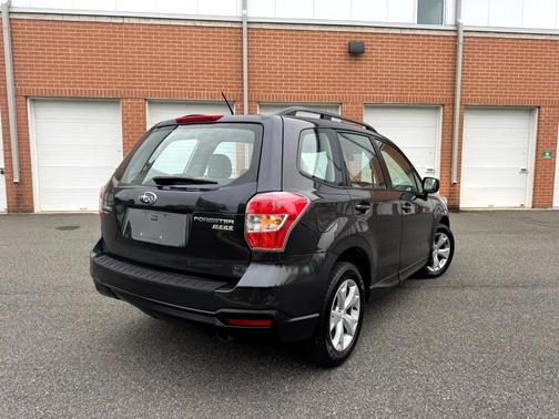 Dark Gray Metallic 2015 Subaru Forester 2.5i