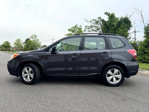 Dark Gray Metallic 2015 Subaru Forester 2.5i