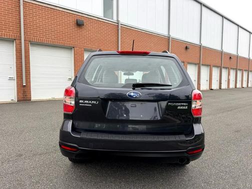 Dark Gray Metallic 2015 Subaru Forester 2.5i