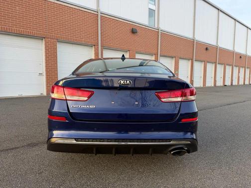 Horizon Blue 2019 Kia Optima LX