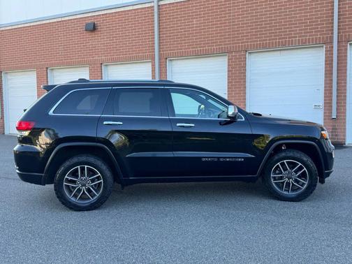 Diamond Black Crystal Pearlcoat 2020 Jeep Grand Cherokee Limited