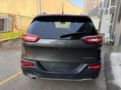 Granite Crystal Metallic Clearcoat 2016 Jeep Cherokee Sport