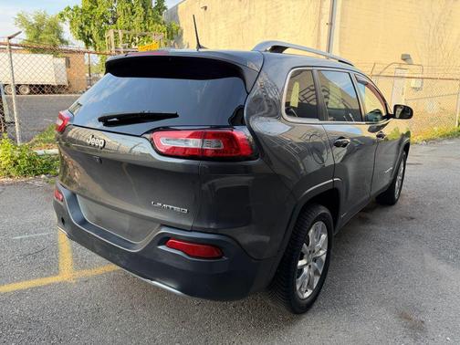 Granite Crystal Metallic Clearcoat 2016 Jeep Cherokee Sport