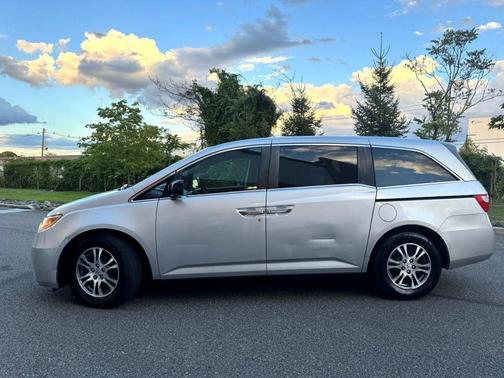 Alabaster Silver Metallic 2012 Honda Odyssey EX-L