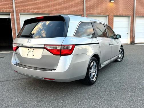 Alabaster Silver Metallic 2012 Honda Odyssey EX-L