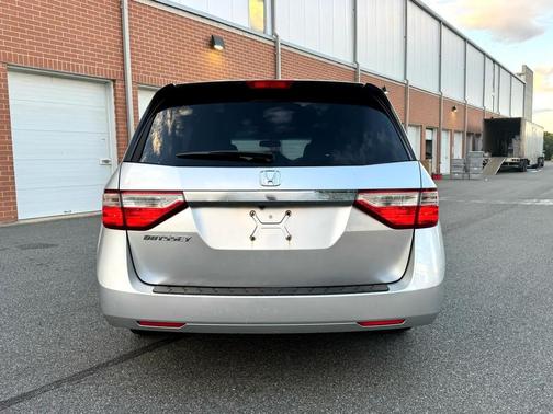 Alabaster Silver Metallic 2012 Honda Odyssey EX-L