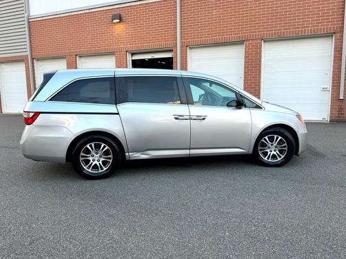 Alabaster Silver Metallic 2012 Honda Odyssey EX-L
