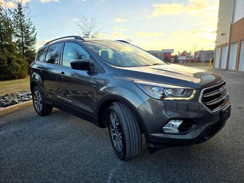 Magnetic Metallic 2019 Ford Escape SE