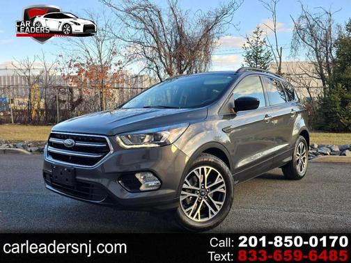 Magnetic Metallic 2019 Ford Escape SE