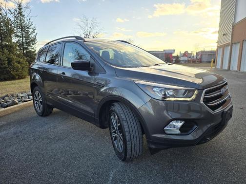 Magnetic Metallic 2019 Ford Escape SE