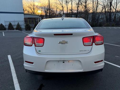 White 2016 Chevrolet Malibu Limited LT