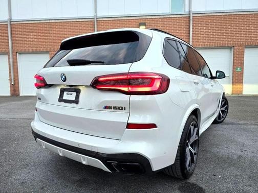 Mineral White Metallic 2020 BMW X5 M50i